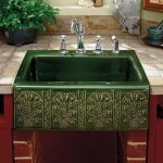 Керамика - материал, который плохо впитывает влагу, именно поэтому он так популярен в сантехнике