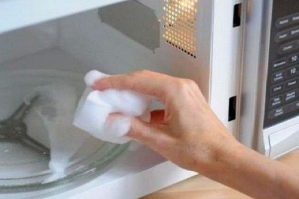 Очистка микроволновой печи хозяйственным мылом