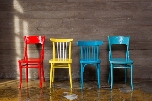 Покраска стульев