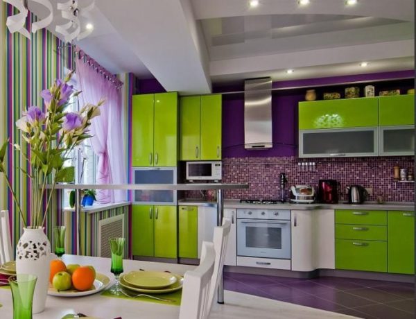 Фиолетово-зеленая кухня