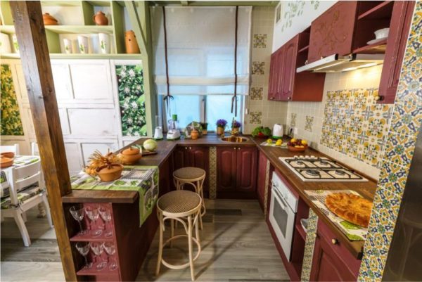 Объединение кухонной зоны и гостинной в одном интерьере будет смелым и оригинальным решением