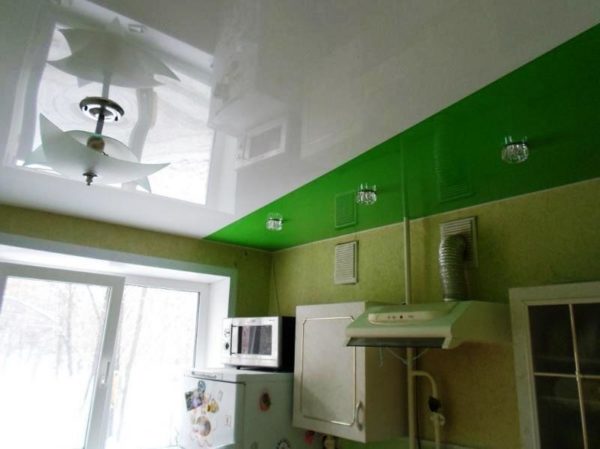 Цвет натяжного покрытия зависит от высоты потолка