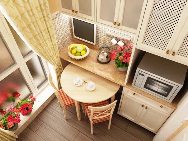 Не расстраивайтесь, если ваша кухня очень маленькая, и имеет площадь всего лишь 5 кв. м, даже такую ситуацию можно использовать в свою пользу при дизайне помещения