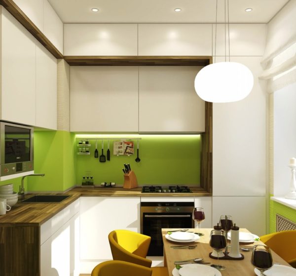Г-образное размещение мебели - самый оптимальный вариант в дизайне тесной кухни 5 кв. м