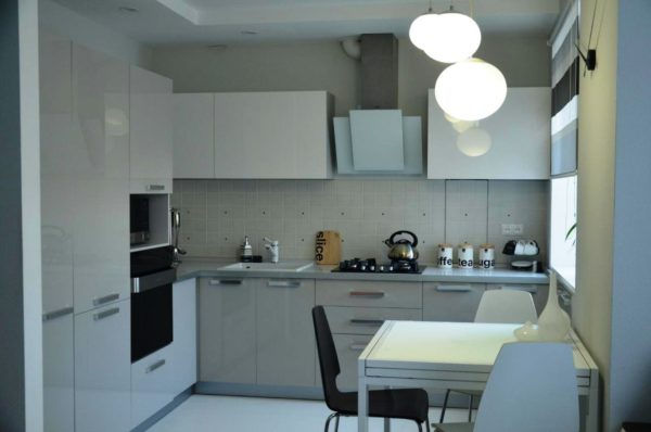 Фото дизайна малогабаритной кухни 7 м кв. в стиле минимализм