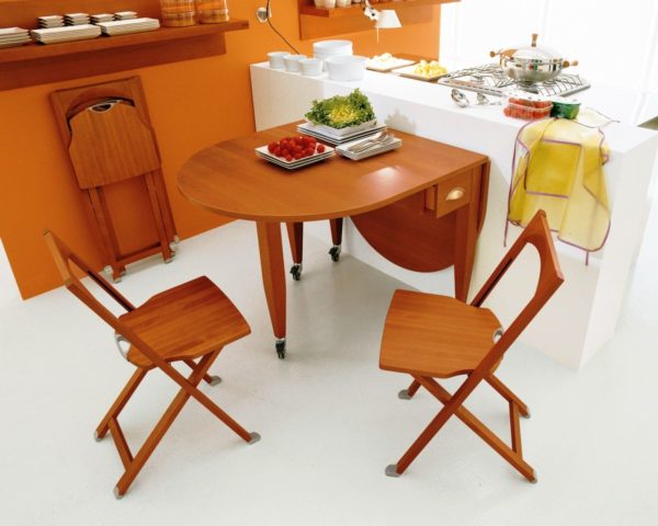 Складные стулья для маленькой кухни 1