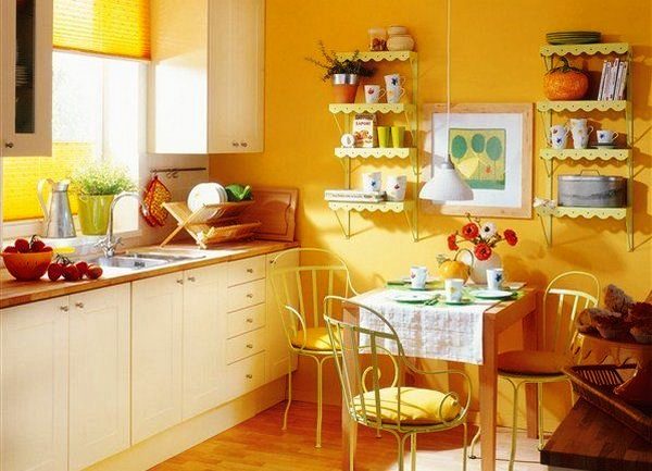 Нна кухне в желтых тонах всегда будет солнечное настроение!