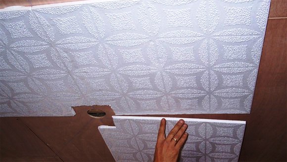 Монтаж потолочной плитки на кухне