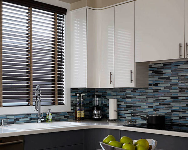Как оформить окна на кухне в стиле прованс: виды штор и фото дизайнов