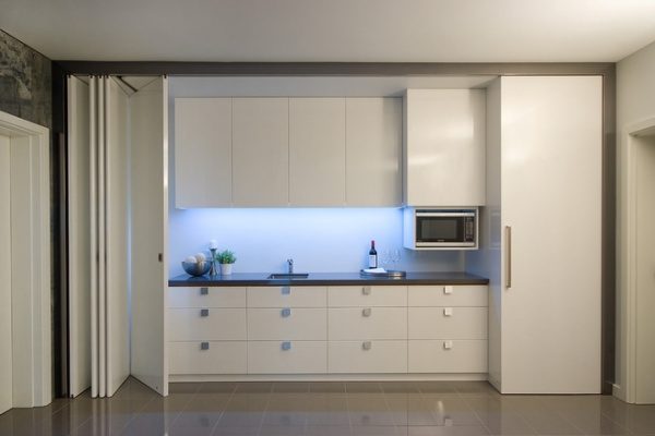 Модульная кухня встроенная в нишу: дизайн интерьера