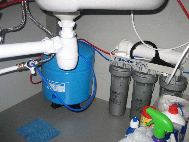 Опасно ли не сливать воду после установки фильтра?
