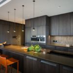 современная кухня модульной мебели в стиле хай-тек