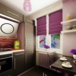 Холодильник, оттделанный под цвет гарнитура, отлично впишется в интерьер маленькой кухни гостинной