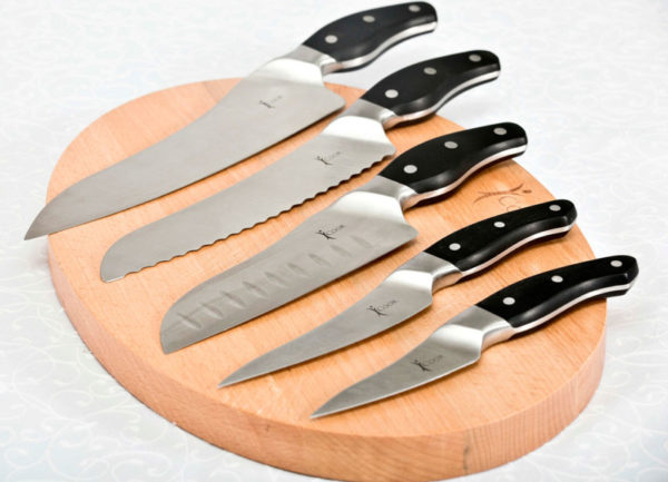 Набор стальных ножей