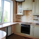 3 Маленькие кухни 5 кв. м с подоконником