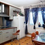 Именно на кухне собирается вся семья, встречаются с друзьями, занимаются, работают и даже мечтают, поэтому дизайн даже маленькой, площадью всего в 7 метров квадратных, должен быть правильно продуман