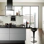 Черно-белые кухни – дизайн