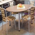 Овальный стол для маленькой кухни