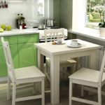 Столы и стулья для маленькой кухни подбираются с учетом свободного пространства, особенностей меблировки и планировки помещения, т.е в соответствии общему интерьерному решению