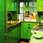 Кухня с малой площадью подразумевает компактную технику и мебель