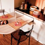 Обеденная зона на маленькой кухне