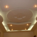 разные фигуры из гкл наверху в спальне наверху