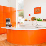 Интерьер кухни в оранжевом цвете фото