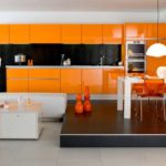 Интерьер кухни в оранжевом цвете фото