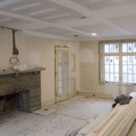 классический ремонт спальни с гипсокартонным потолком