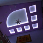 голубой потолок из гкл в спальне