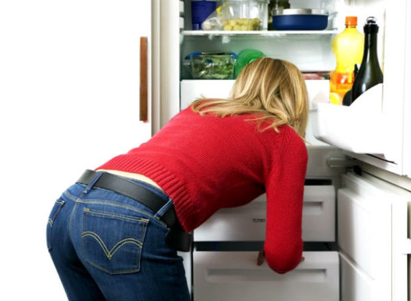 Почему шумит холодильник?